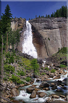 Nevada Fall vom Fluß aus